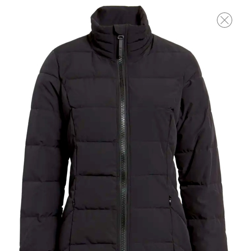 Women’s zip front puffer jacket